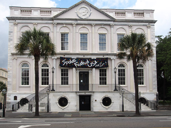Fun things to do in Charleston : City Hall. 
