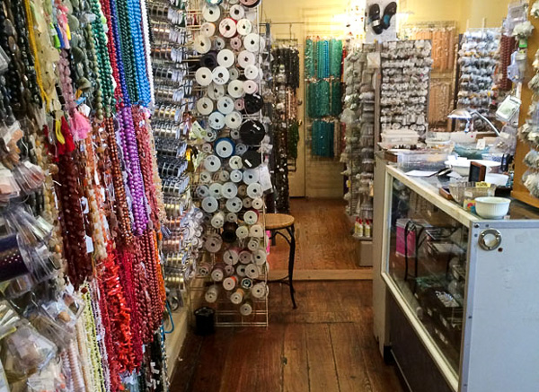 Fun things to do in Charleston : Beads on Cannon. 