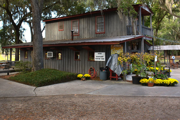 Fun things to do in Charleston : Irvin-House Vineyards in Wadmalaw Island SC. 